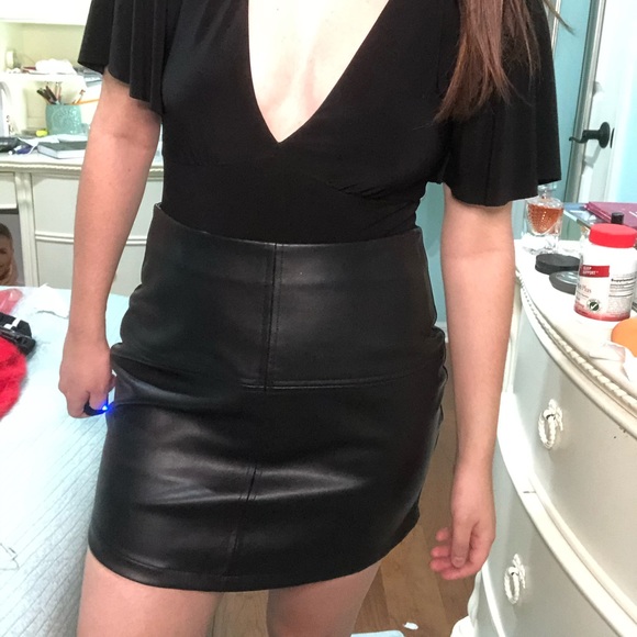 Lulus leather skirt - Picture 4 of 4